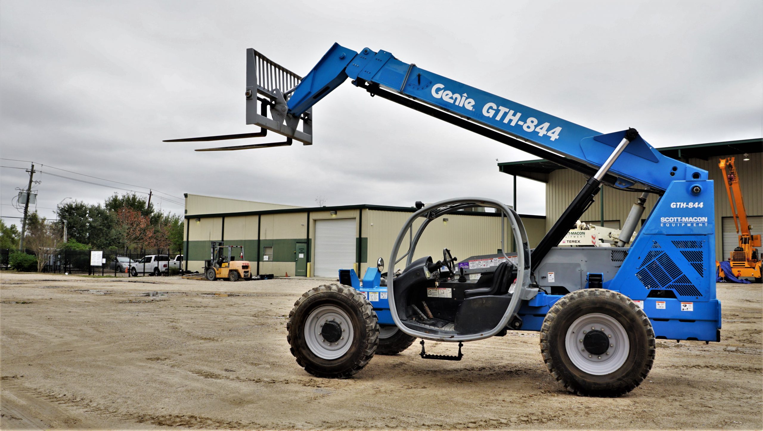 GENIE GTH-844 TELEHANDLER - Scott-Macon Equipment